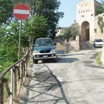 come muoversi a spello